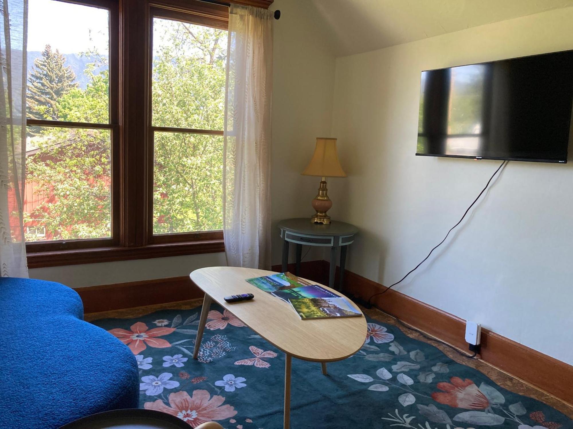 Victorian Guest Getaway-20Mins To Glacier National Park-10Mins To Airport! Columbia Falls Εξωτερικό φωτογραφία
